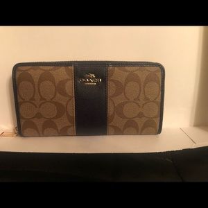 Coach tan/blue accordion wallet